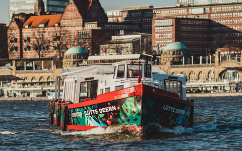 Barkassen Meyer Flotte Hafenrundfahrt auf der Elbe in Hamburg