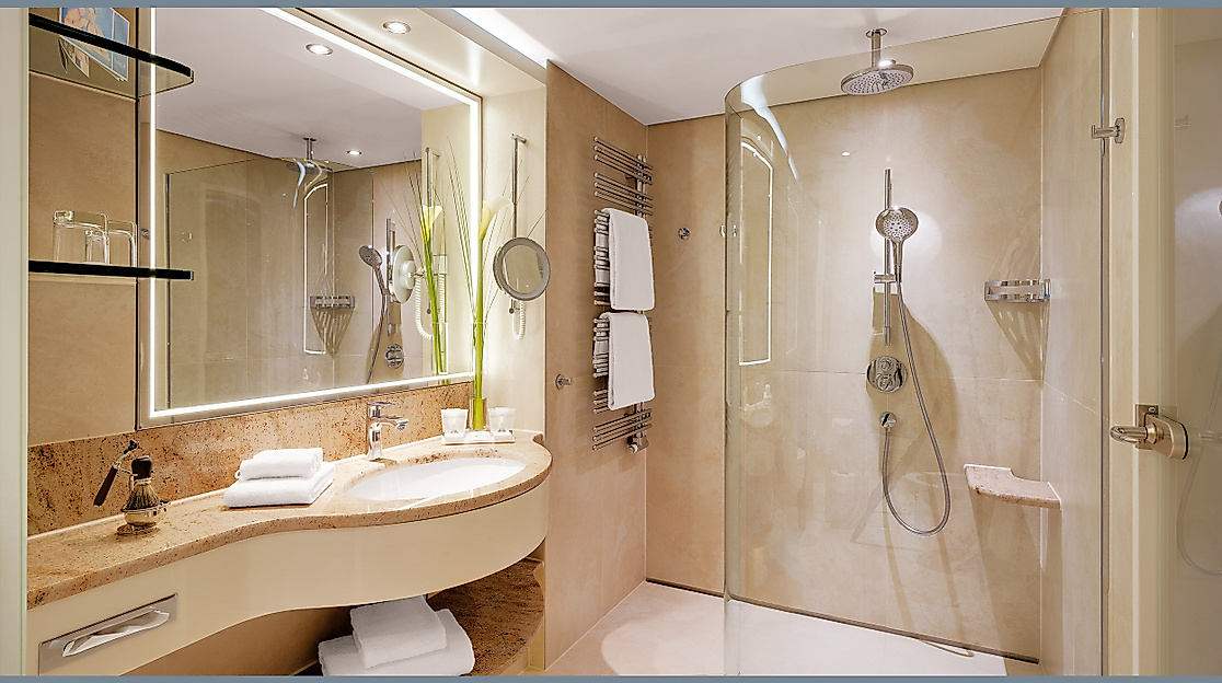 Hotel GRAND ELYSEE Hamburg: Classic bathroom