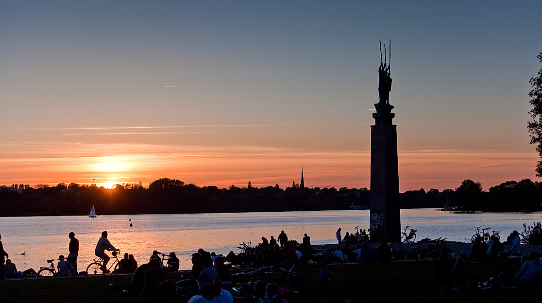 aussenalster_sonnenuntergang_c-joerg-modrow