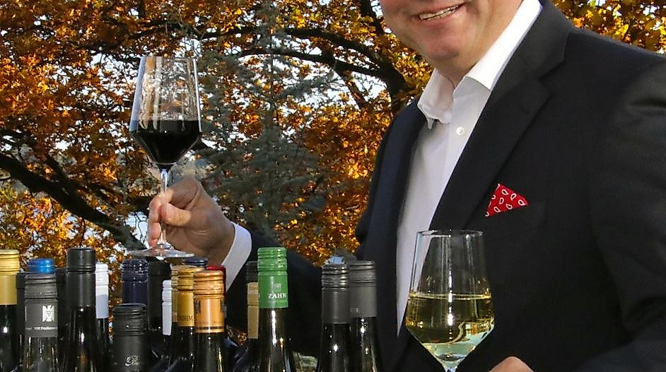 Guido Eschholz mit Weinen