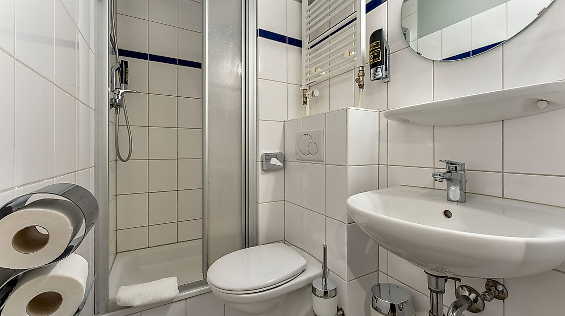 Hotel A&O Hamburg Hauptbahnhof: Bathroom