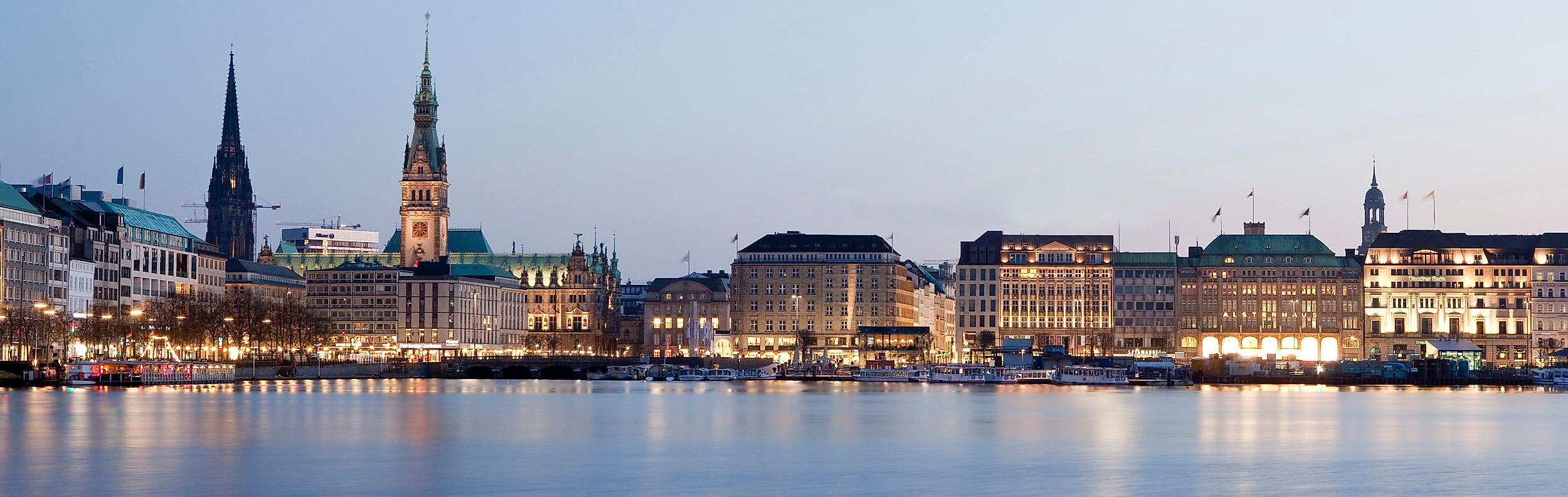Evening boat tour on the Alster