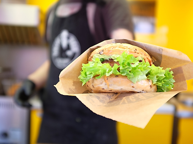 vincent-vegan-foodtruck_c-2016-hamburg-tourismus-gmbh-2_1