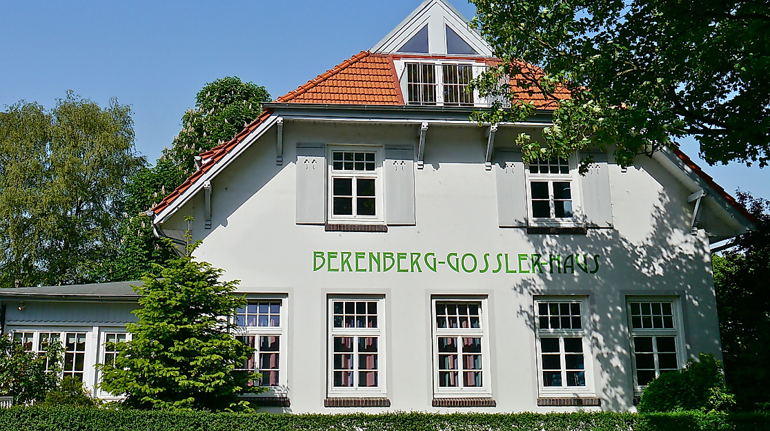 Front view community center Niendorf