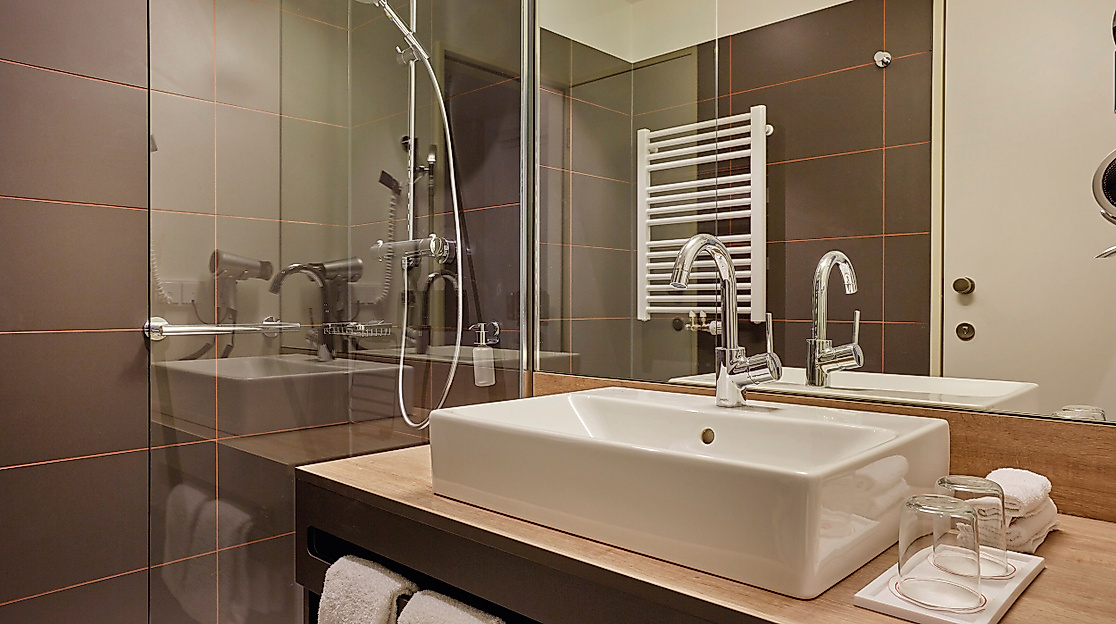 Hyperion Hotel Hamburg: Superior bathroom