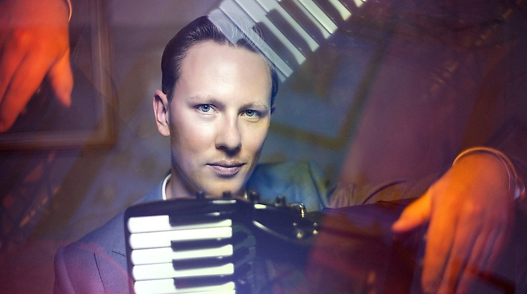 Stuttgarter Kammerorchester / Martynas Levickis
