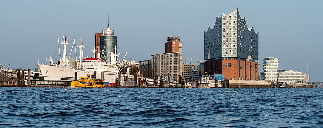 Package: Buzzing City by the Water