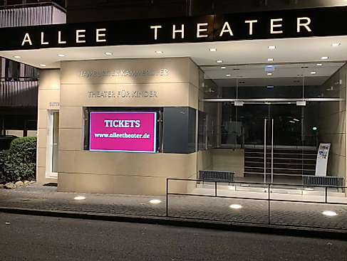 Eingang_Nacht-Allee-Theater@alleetheater_re-scaled