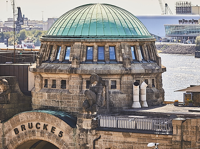 Tourist information at the Landungsbrücken Hamburg