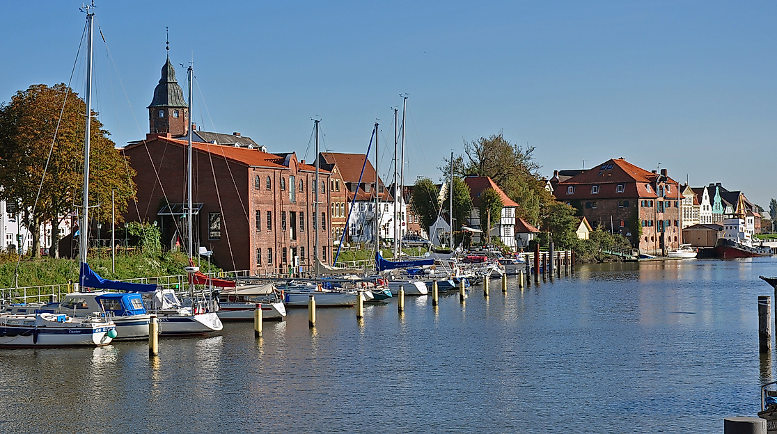 Glückstadt inland port