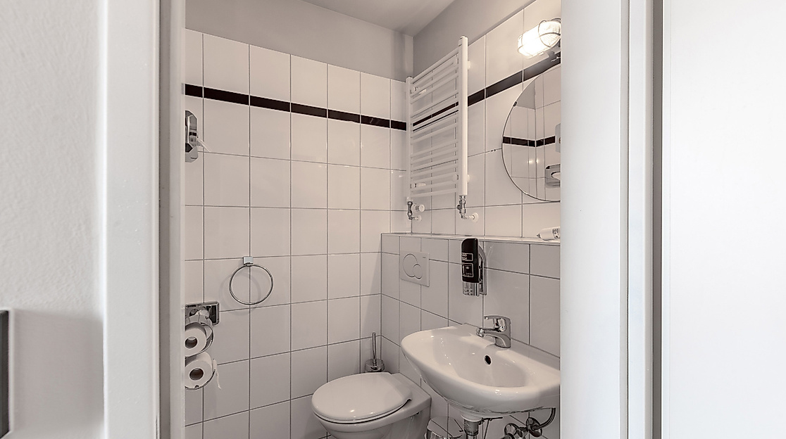 Hotel A&O Hamburg City: Bathroom