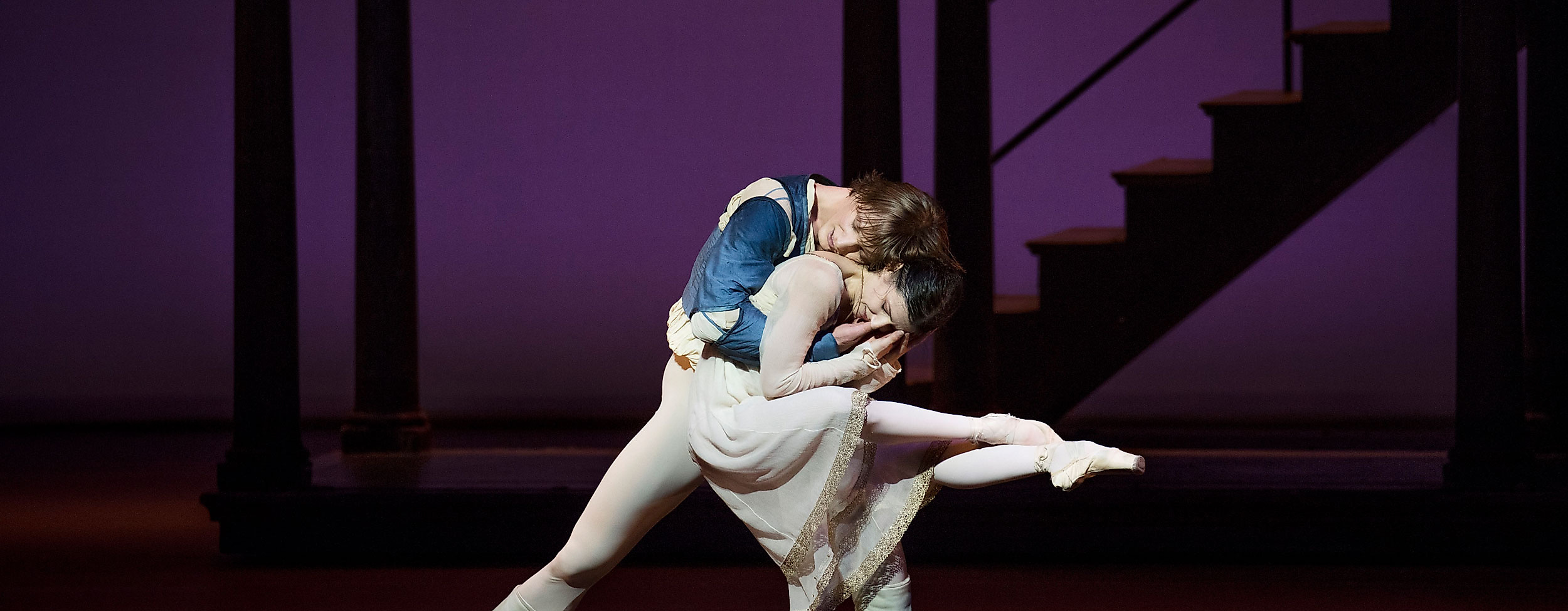 hamburger-ballettage-romeo-und-julia-c-kiran-west-web-2500x1500
