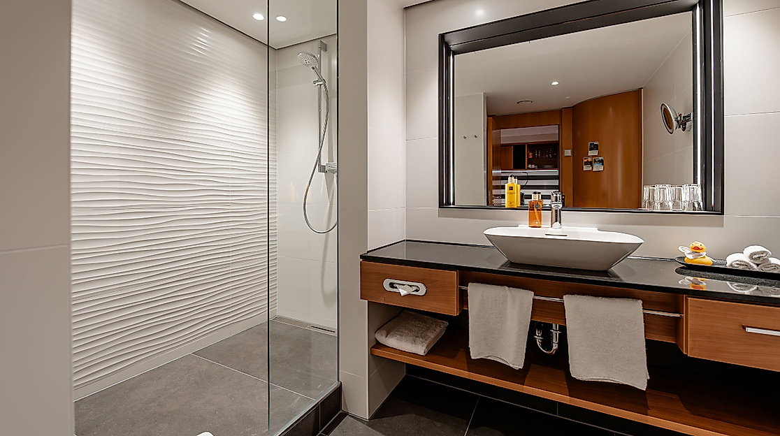 The MADISON Hotel Hamburg: Standard bathroom