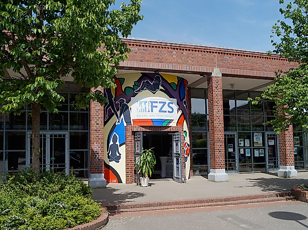 poi-freizeitzentrum-schnelsen-haupteingang-web-tina-kirchberger-2500x1500